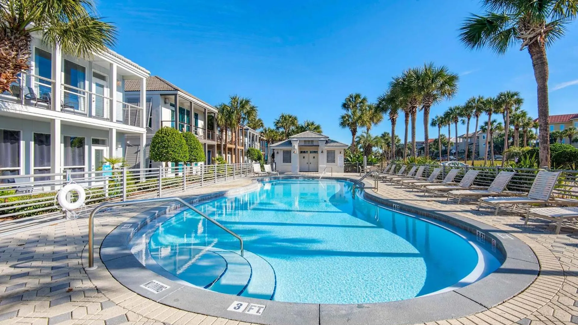 Semesterbostad Destiny Beach Villas #11A- Beach Oasis